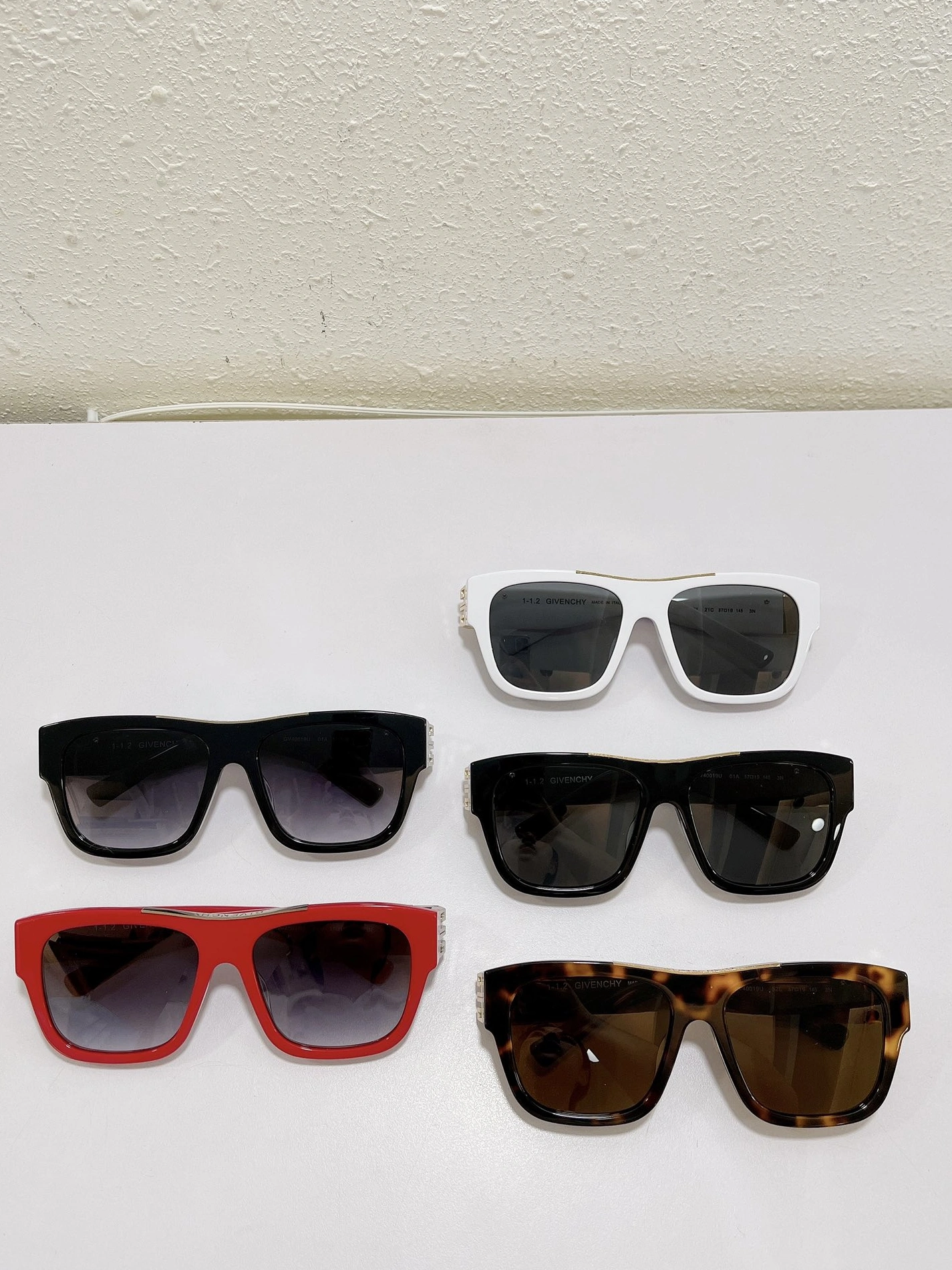 Givenchy AAA Quality Sunglasses Vibrant 9666