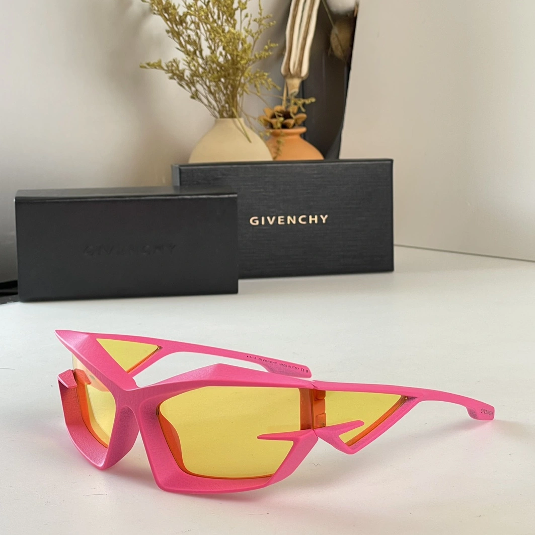 Givenchy AAA Quality Sunglasses WellDesigned 5836