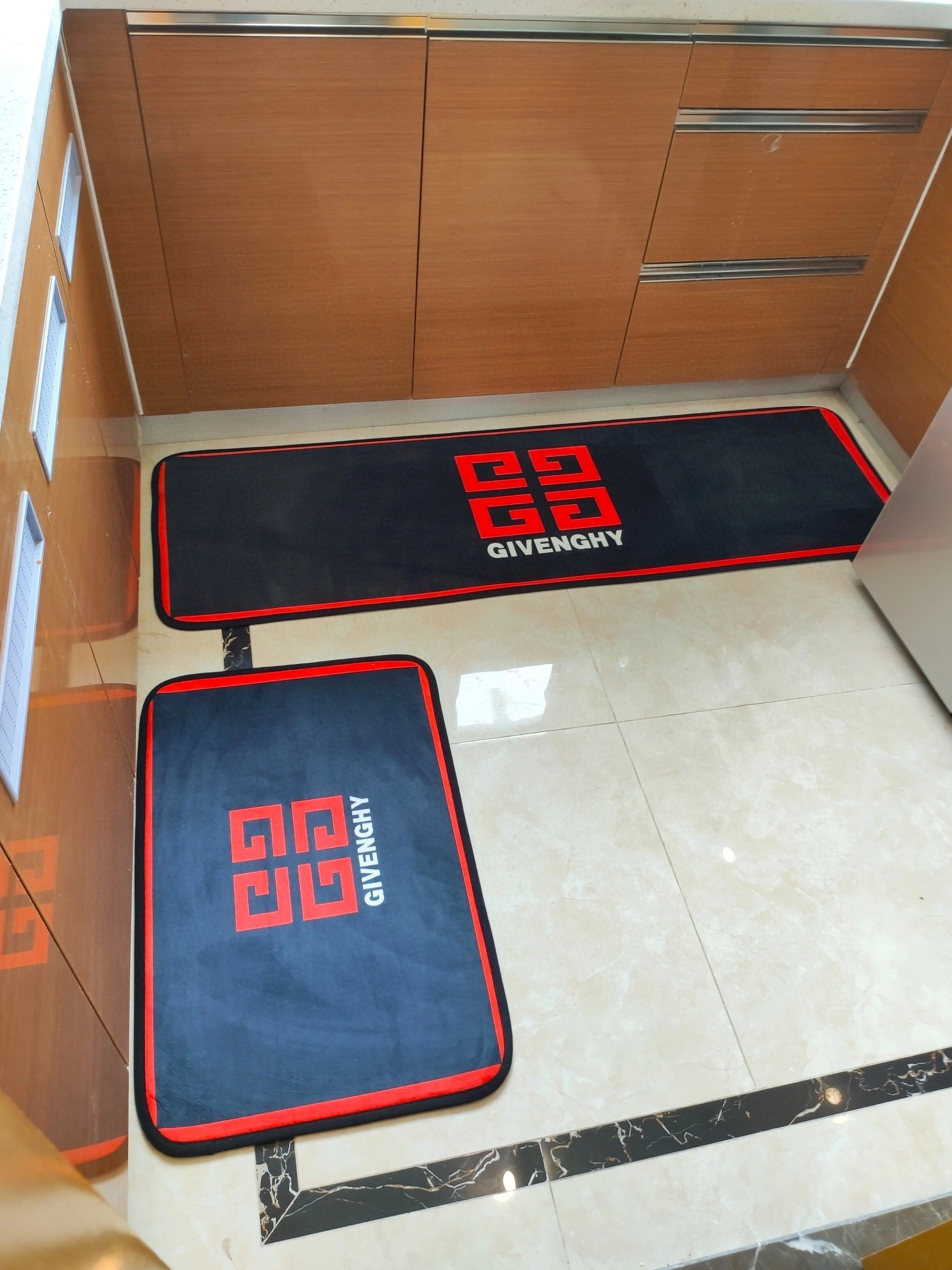 Givenchy Carpets Efficient 5143