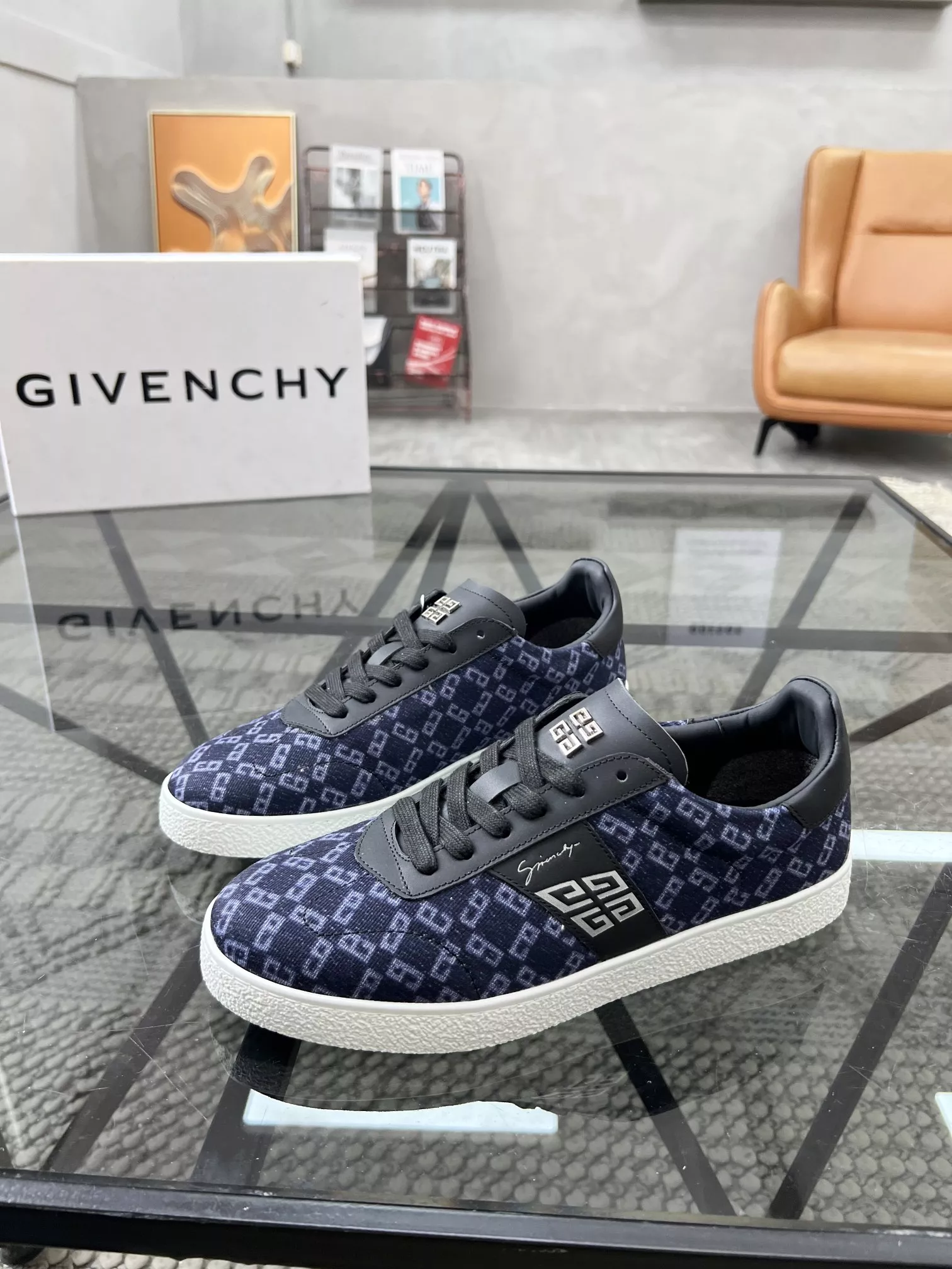 Givenchy Casual Shoes For Men Bold 6744