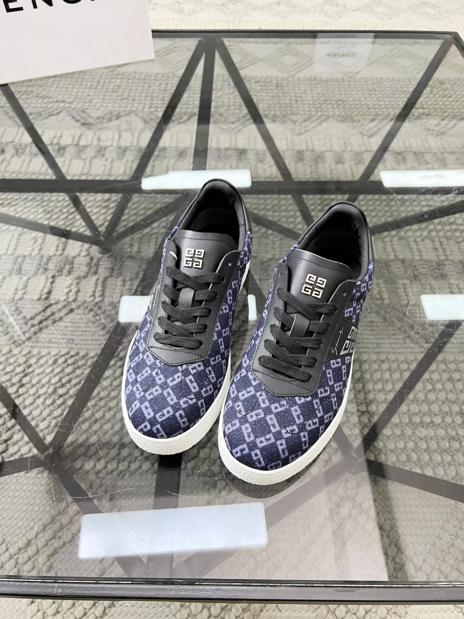 Givenchy Casual Shoes For Men Bold 6744