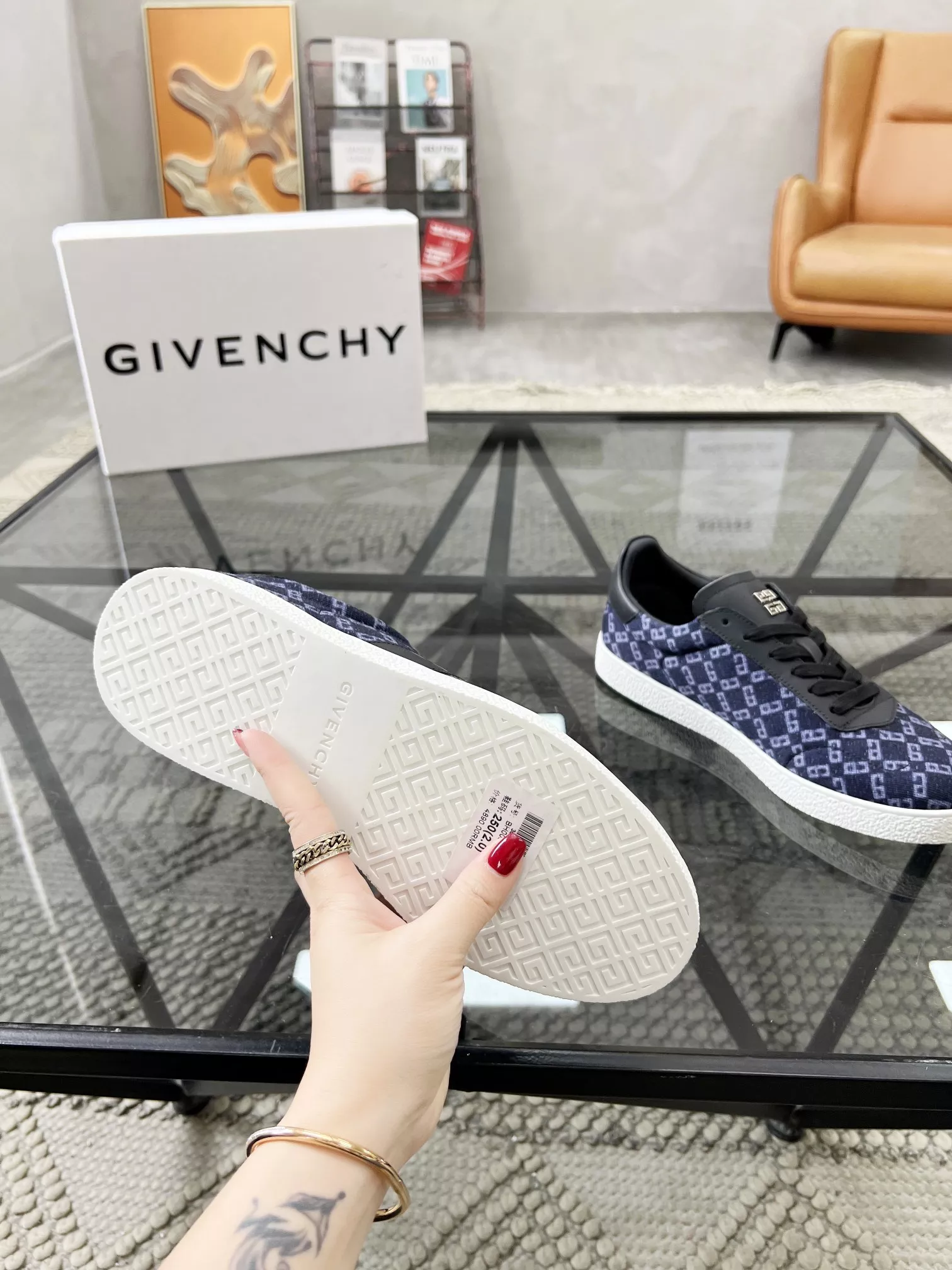 Givenchy Casual Shoes For Men Bold 6744
