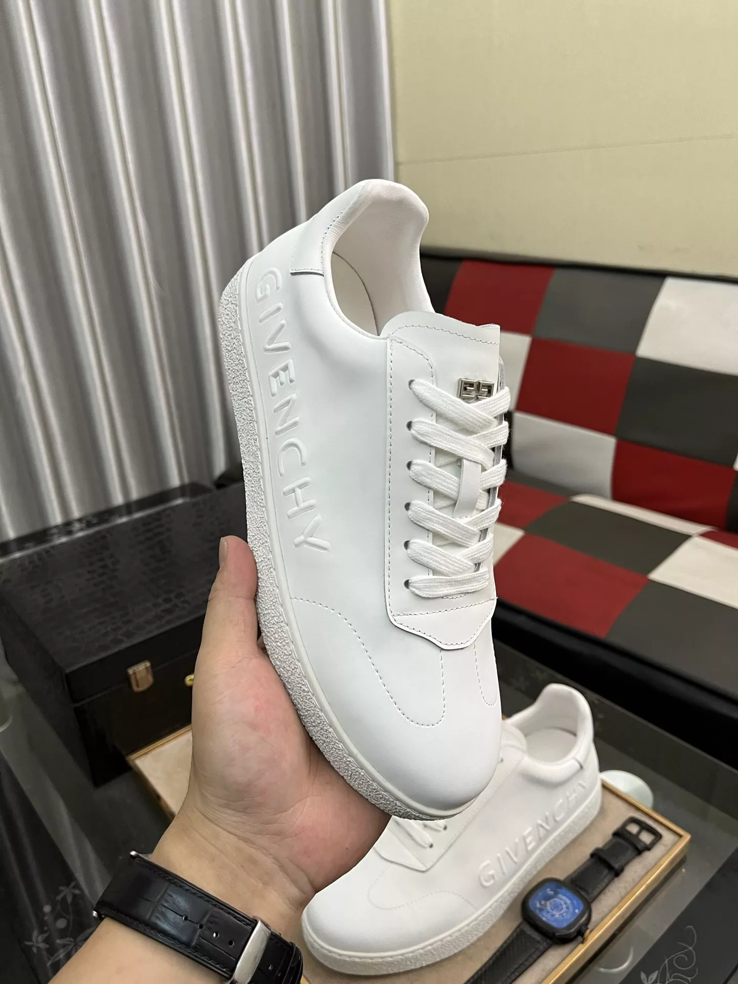 Givenchy Casual Shoes For Men Classic 6111