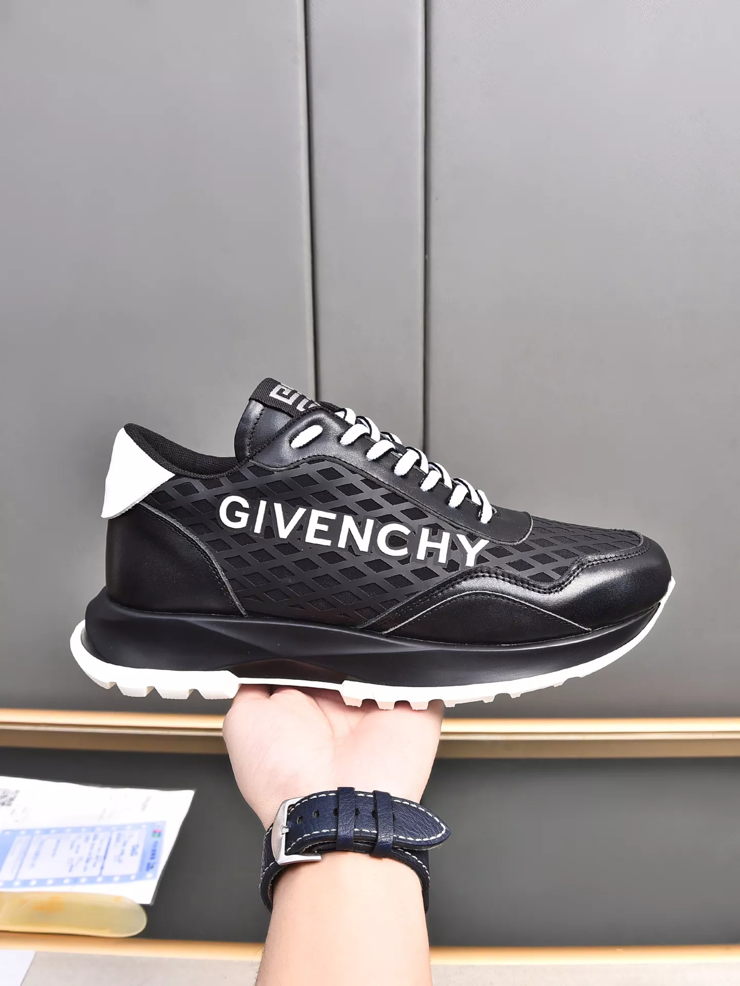 Givenchy Casual Shoes For Men Durable 7309