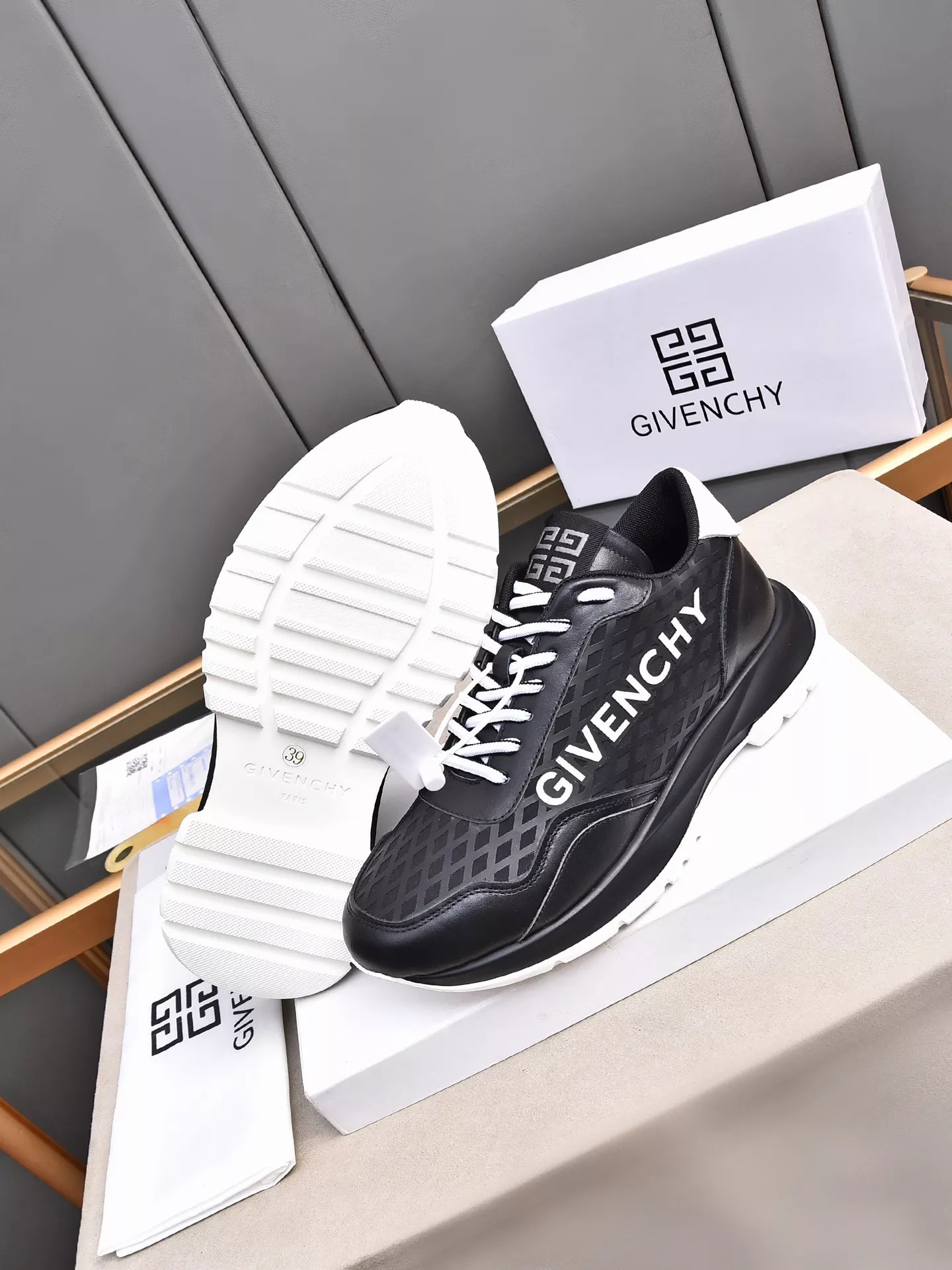 Givenchy Casual Shoes For Men Durable 7309