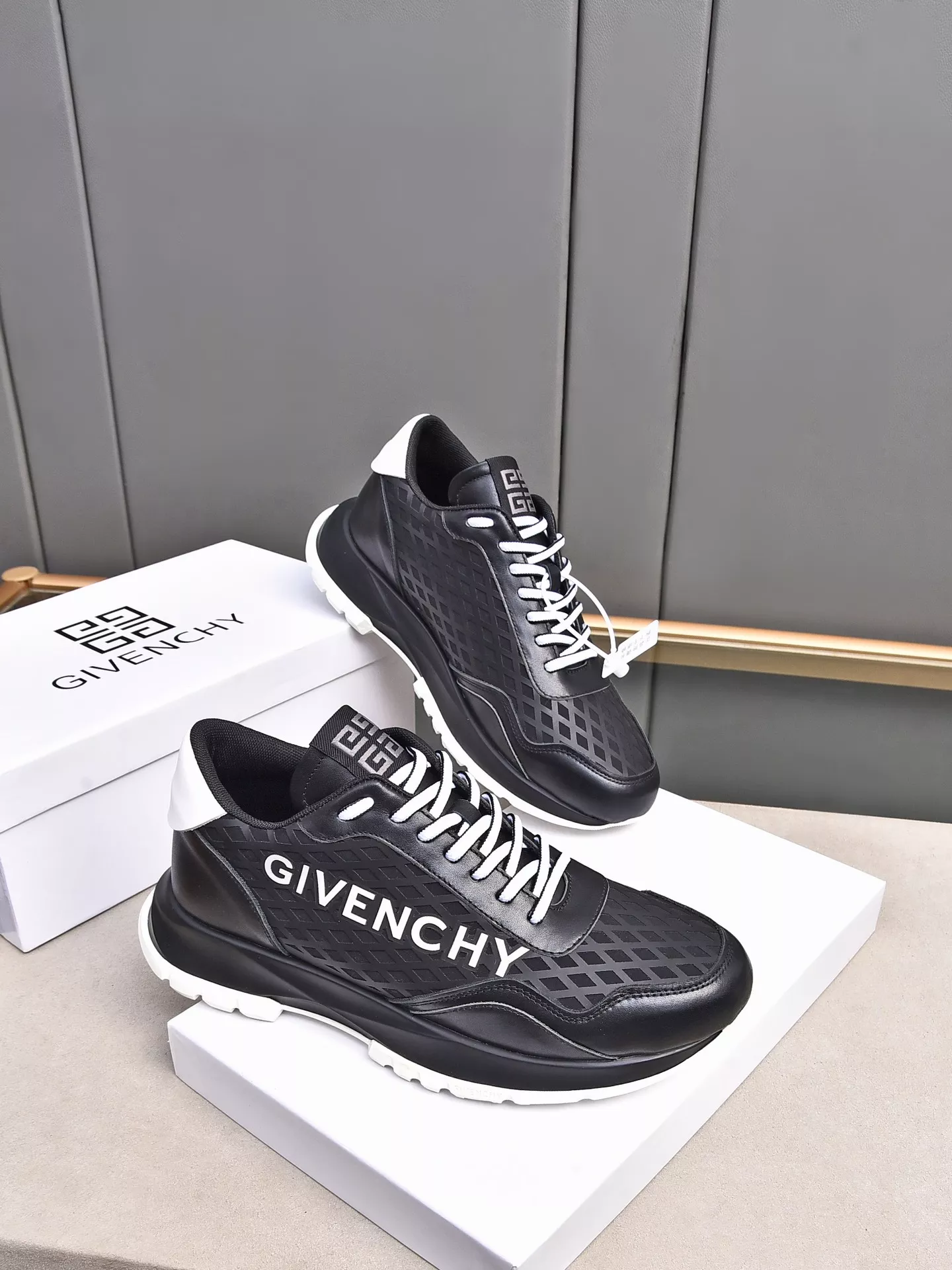 Givenchy Casual Shoes For Men Durable 7309