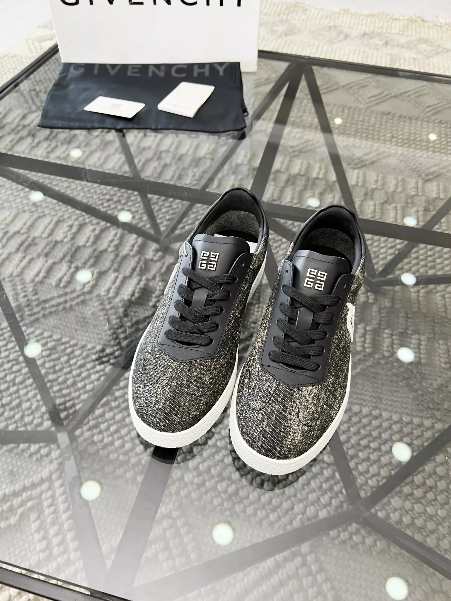 Givenchy Casual Shoes For Men EasyMatch 300