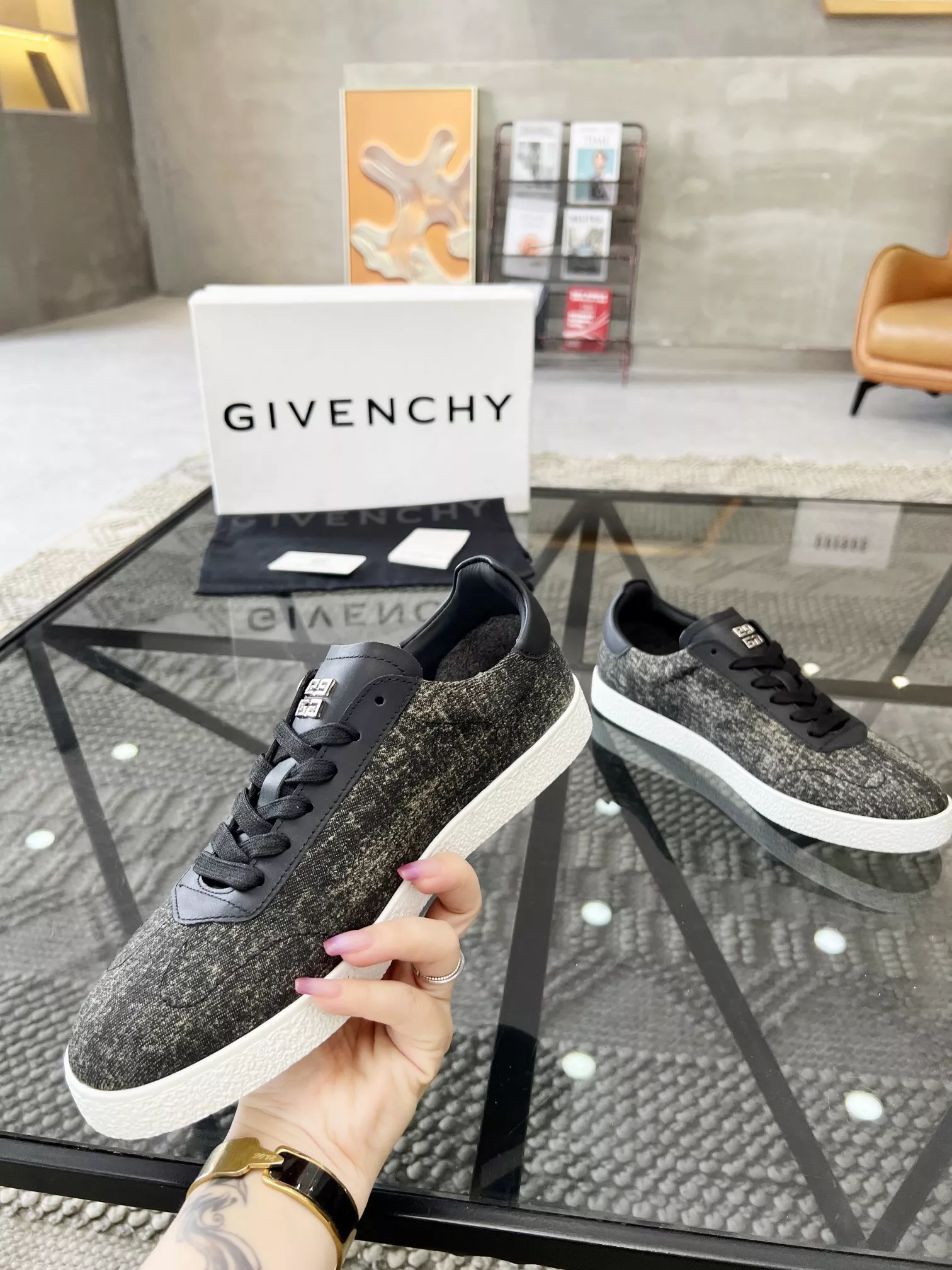 Givenchy Casual Shoes For Men EasyMatch 300