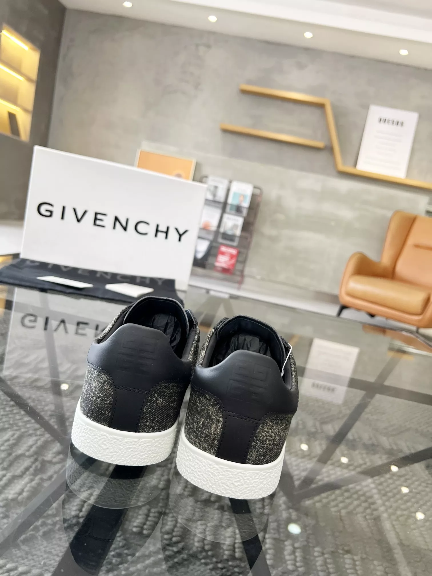 Givenchy Casual Shoes For Men EasyMatch 300