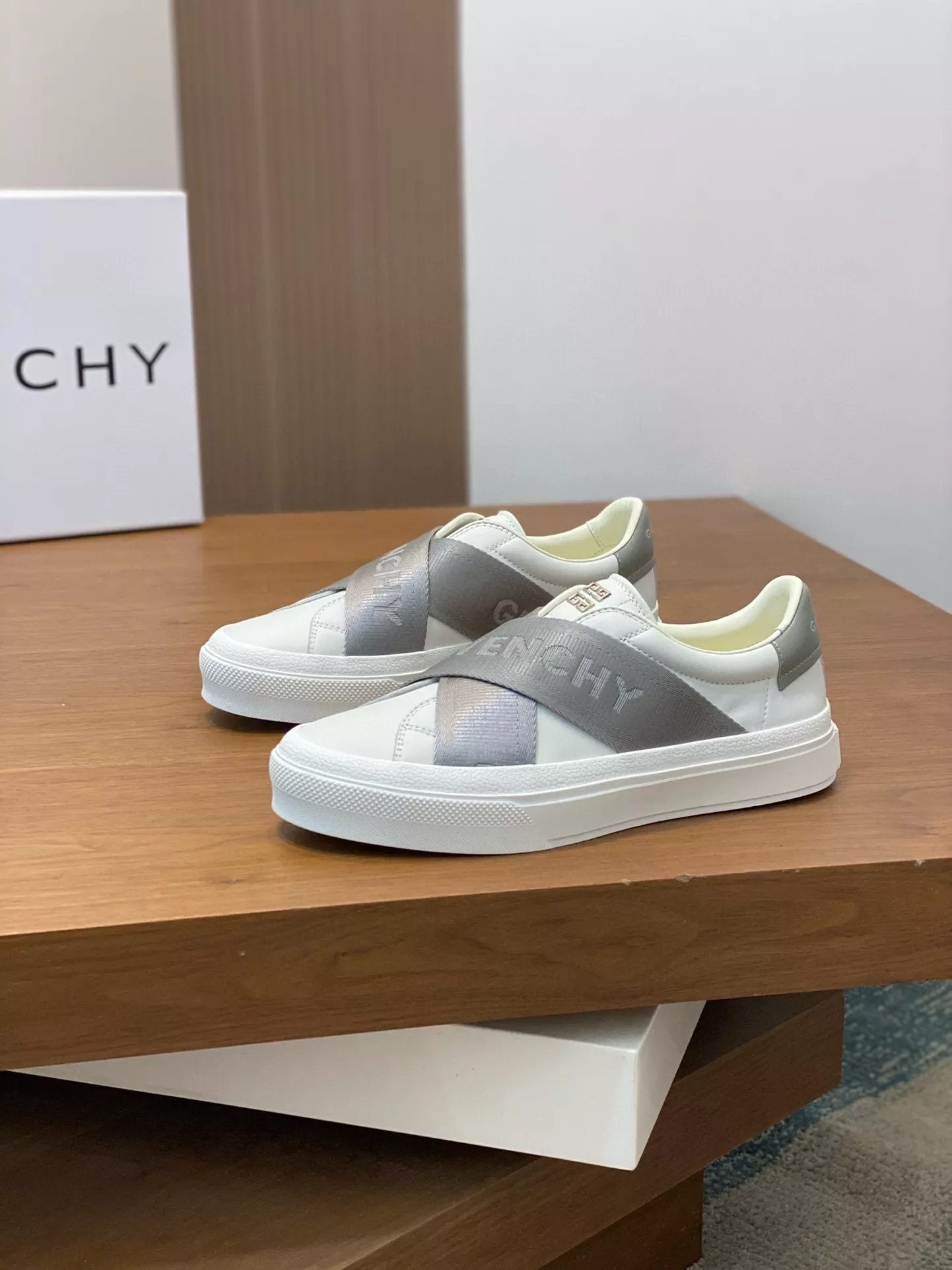 Givenchy Casual Shoes For Men EasyMatch 6636
