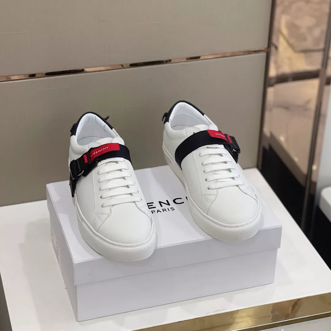 Givenchy Casual Shoes For Men Elegant 1451