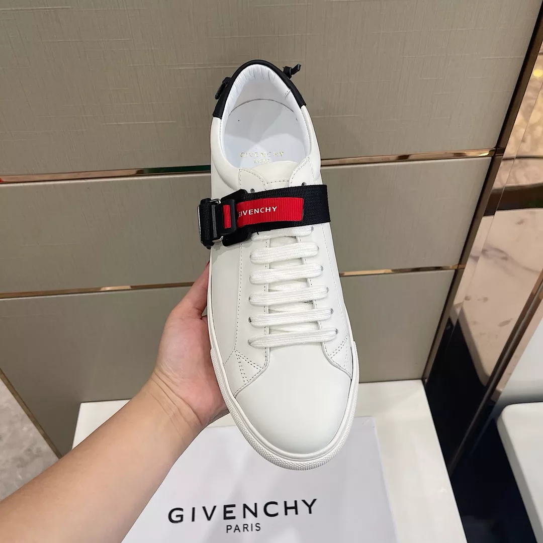 Givenchy Casual Shoes For Men Elegant 1451