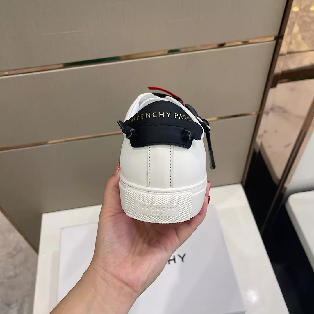 Givenchy Casual Shoes For Men Elegant 1451