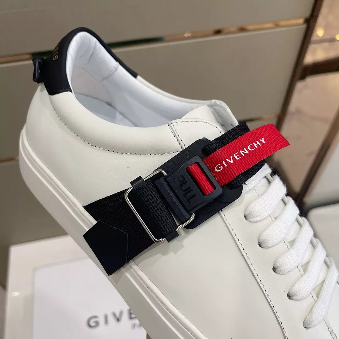 Givenchy Casual Shoes For Men Elegant 1451
