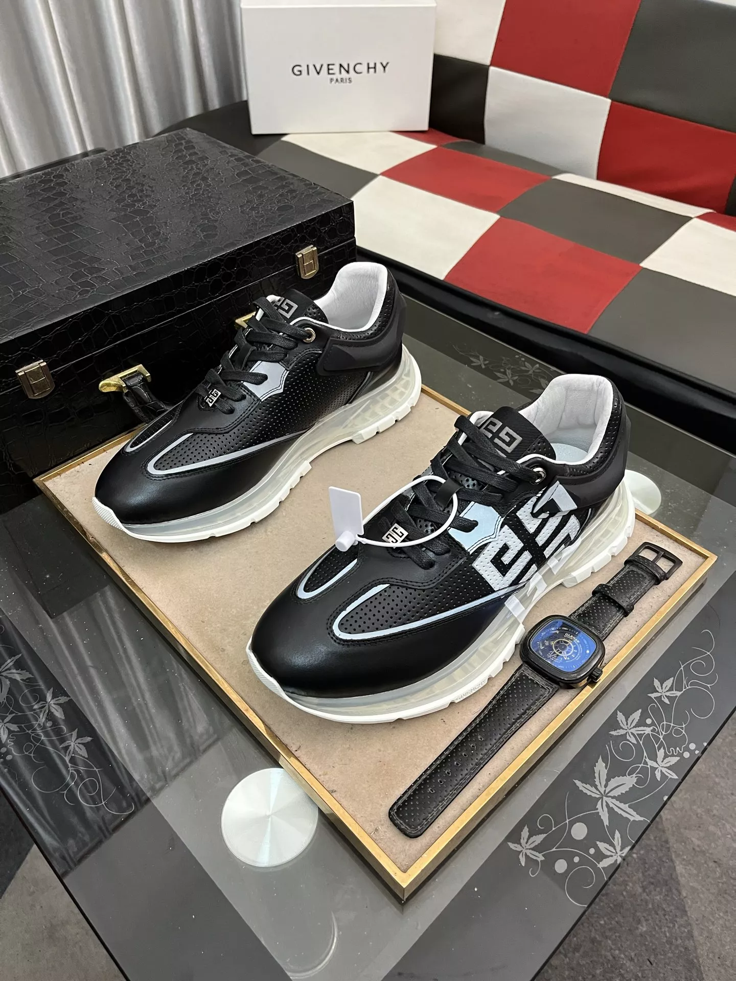 Givenchy Casual Shoes For Men Elegant 2976
