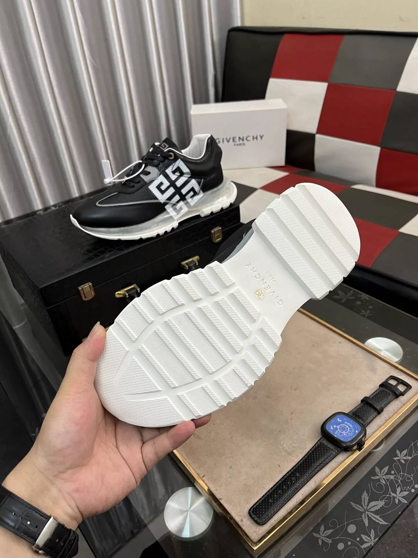 Givenchy Casual Shoes For Men Elegant 2976