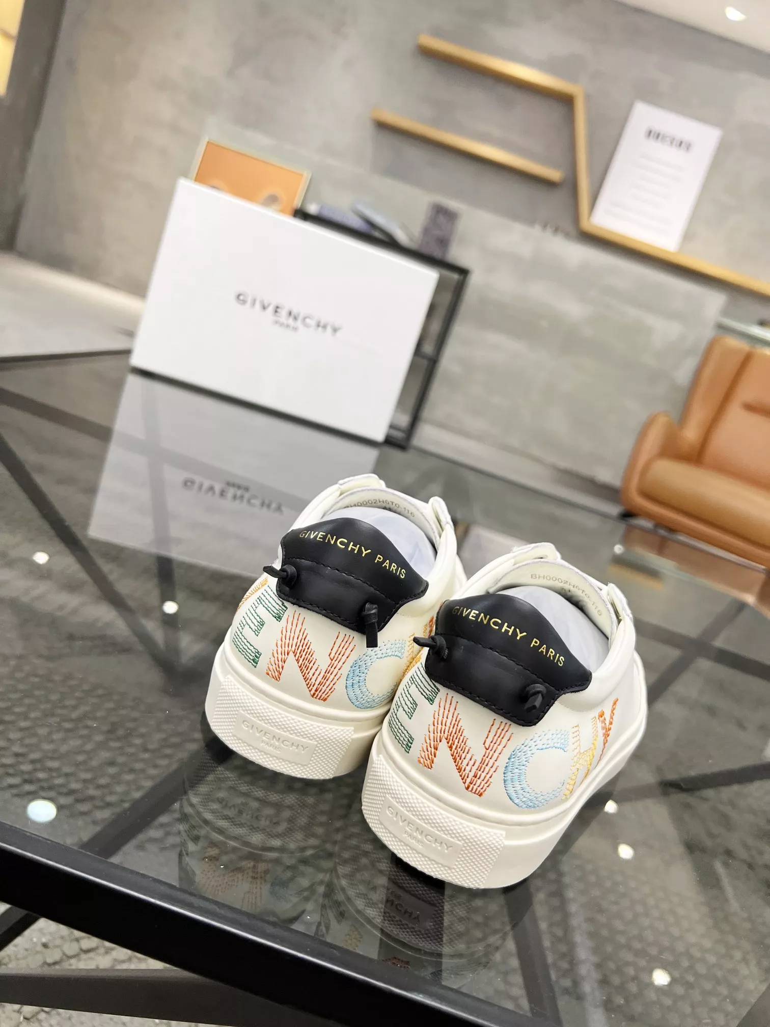 Givenchy Casual Shoes For Men Elegant 9136