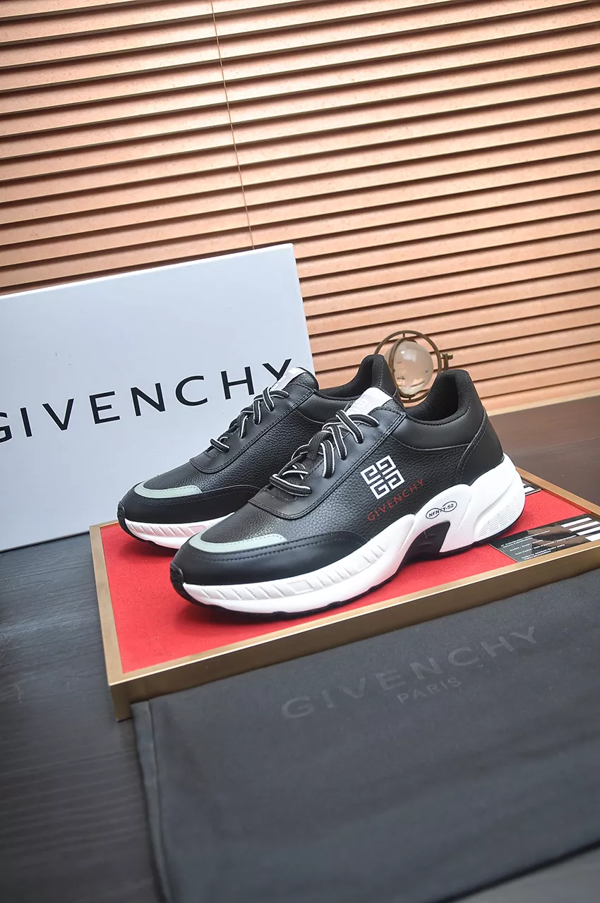 Givenchy Casual Shoes For Men Elegant 9164