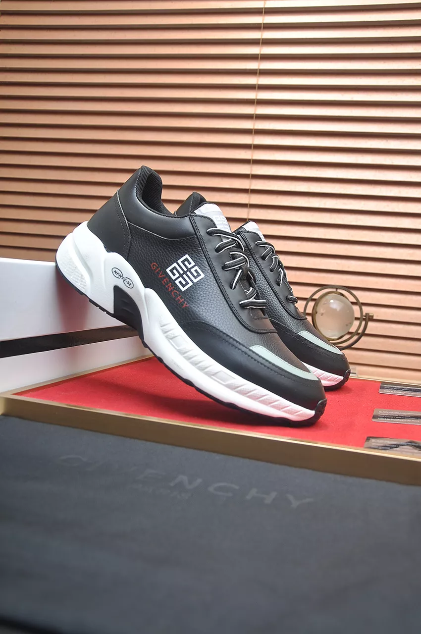 Givenchy Casual Shoes For Men Elegant 9164