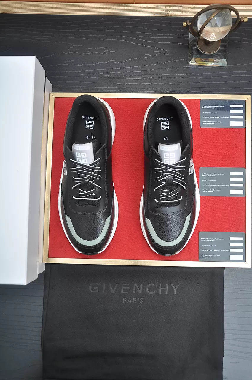 Givenchy Casual Shoes For Men Elegant 9164