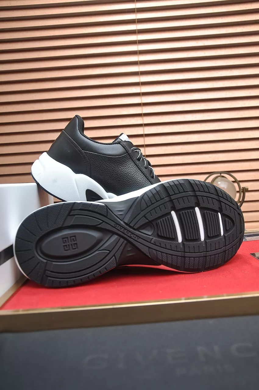 Givenchy Casual Shoes For Men Elegant 9164