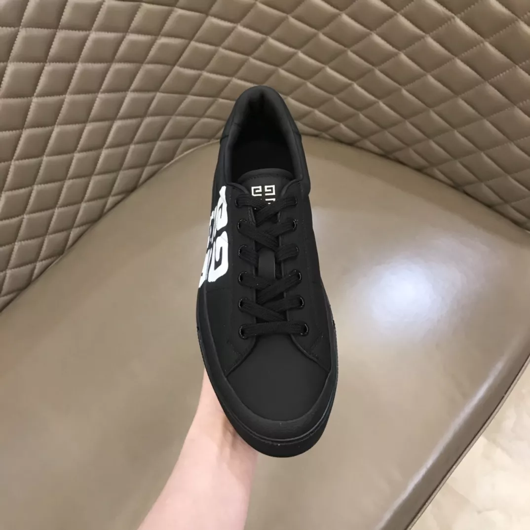Givenchy Casual Shoes For Men EyeCatching 228