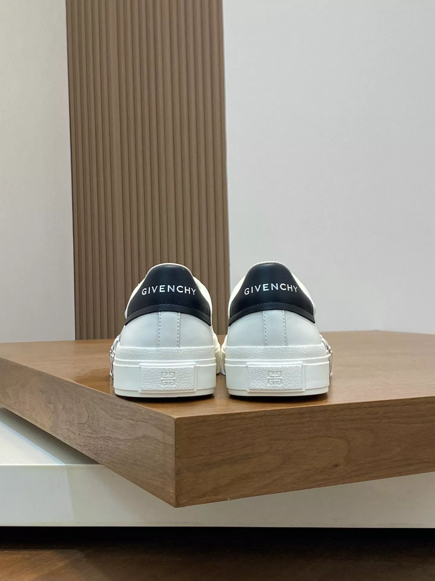 Givenchy Casual Shoes For Men EyeCatching 7278