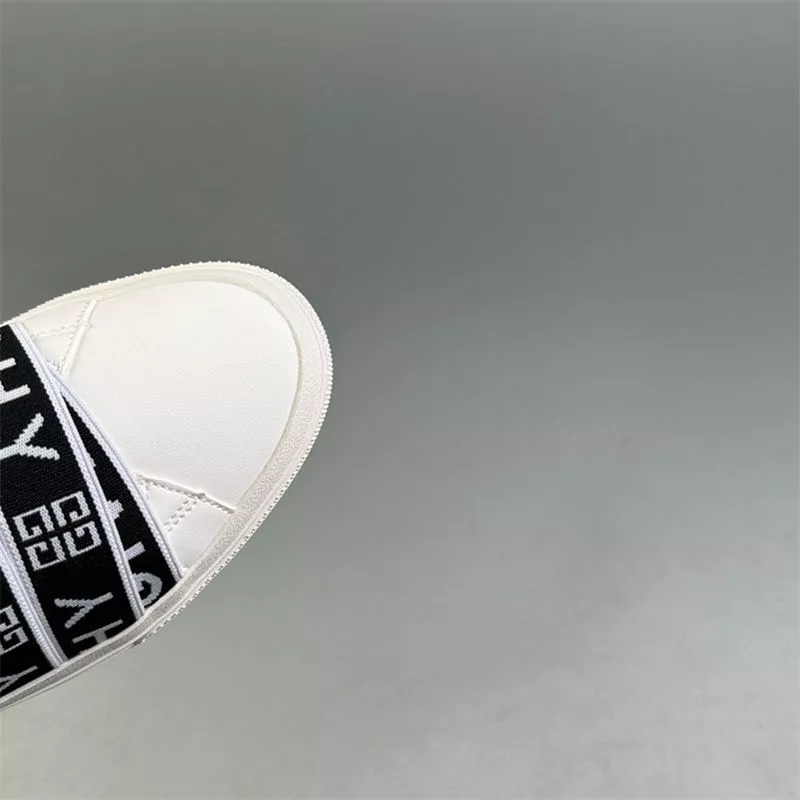 Givenchy Casual Shoes For Men Fashionable 8341