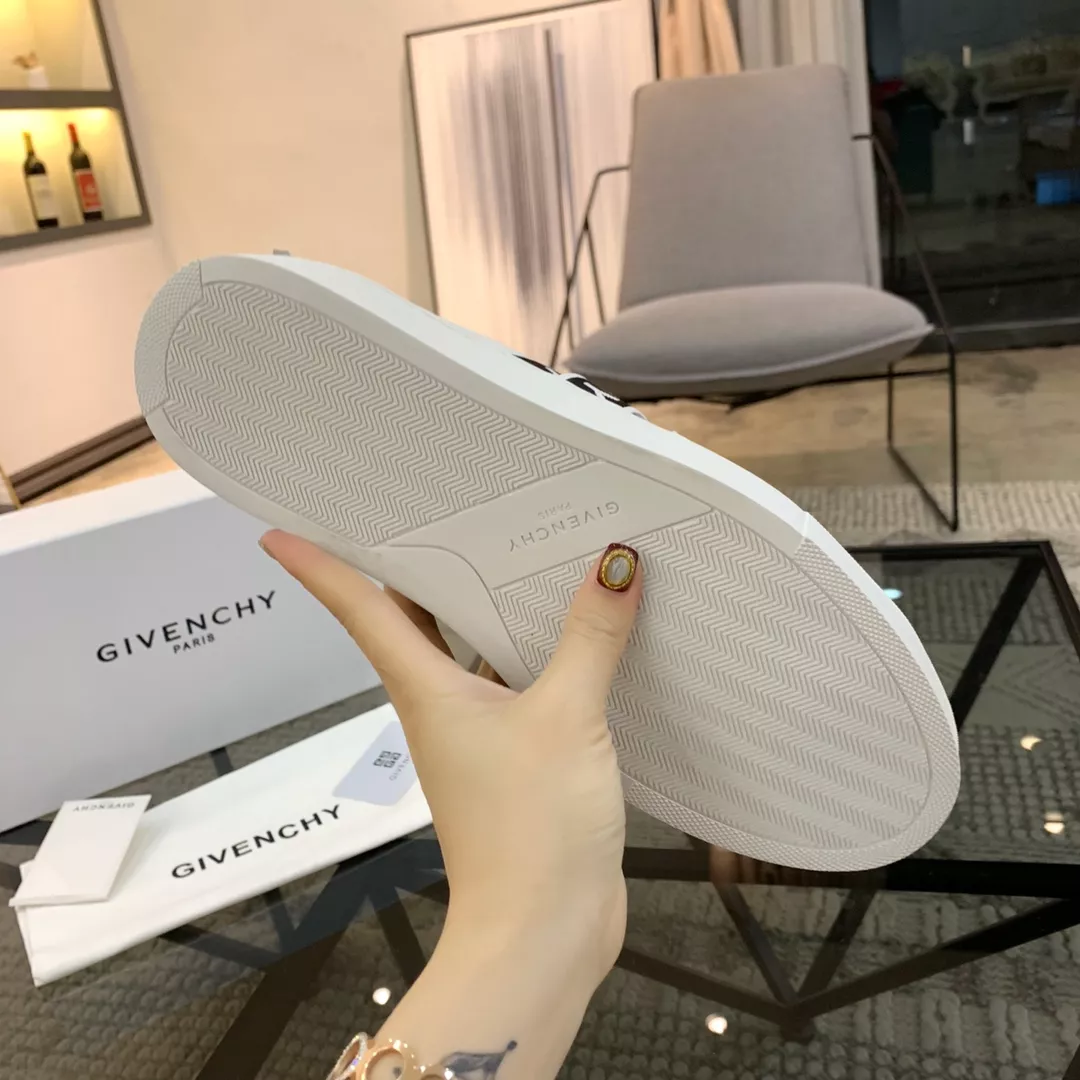 Givenchy Casual Shoes For Men Reliable 6094