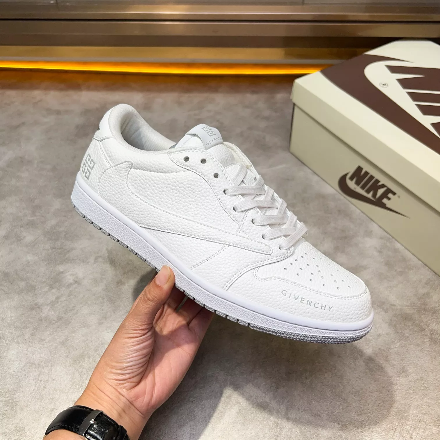 Givenchy Casual Shoes For Men Resilient 6702