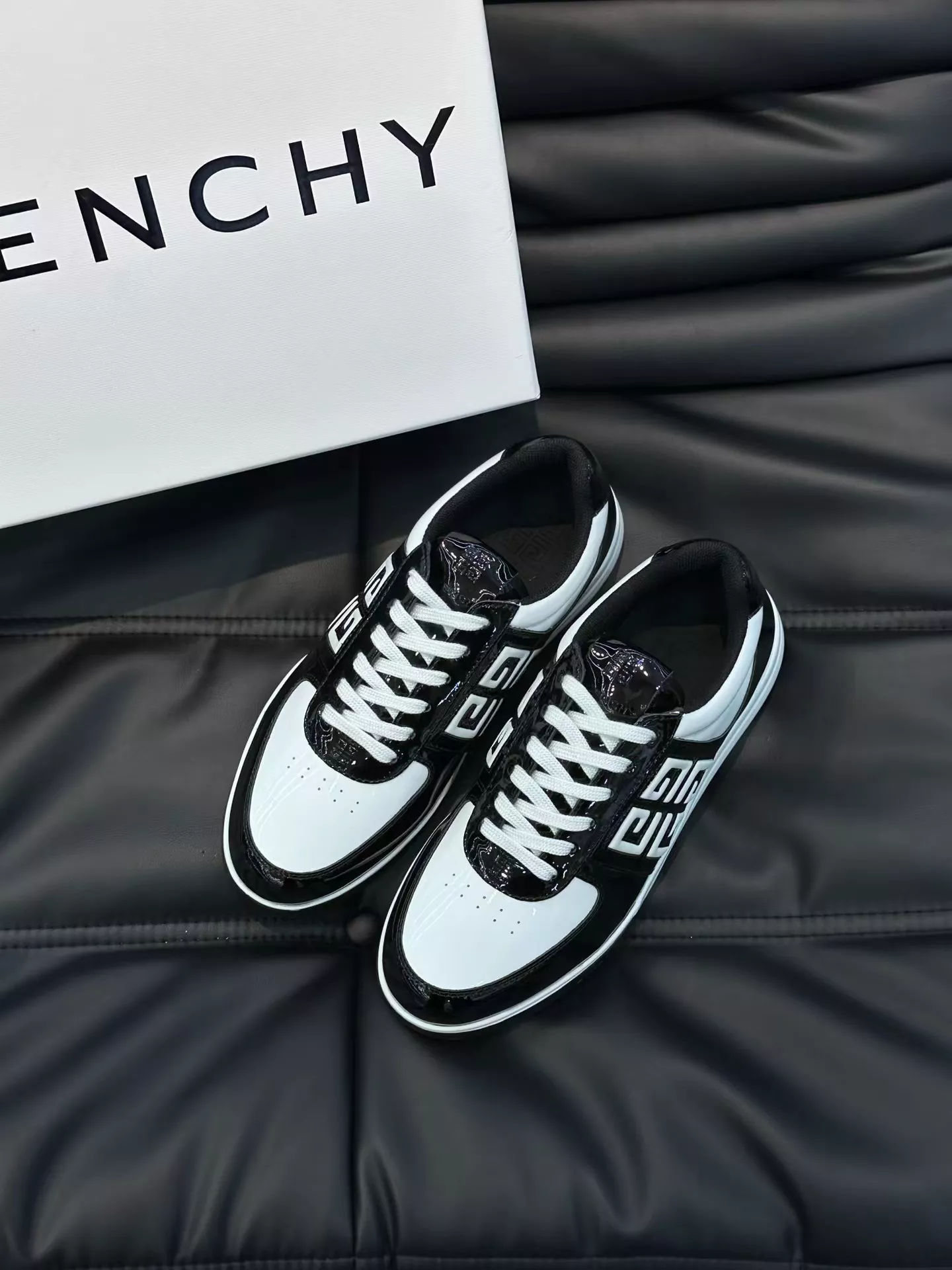 Givenchy Casual Shoes For Men Resilient 7635