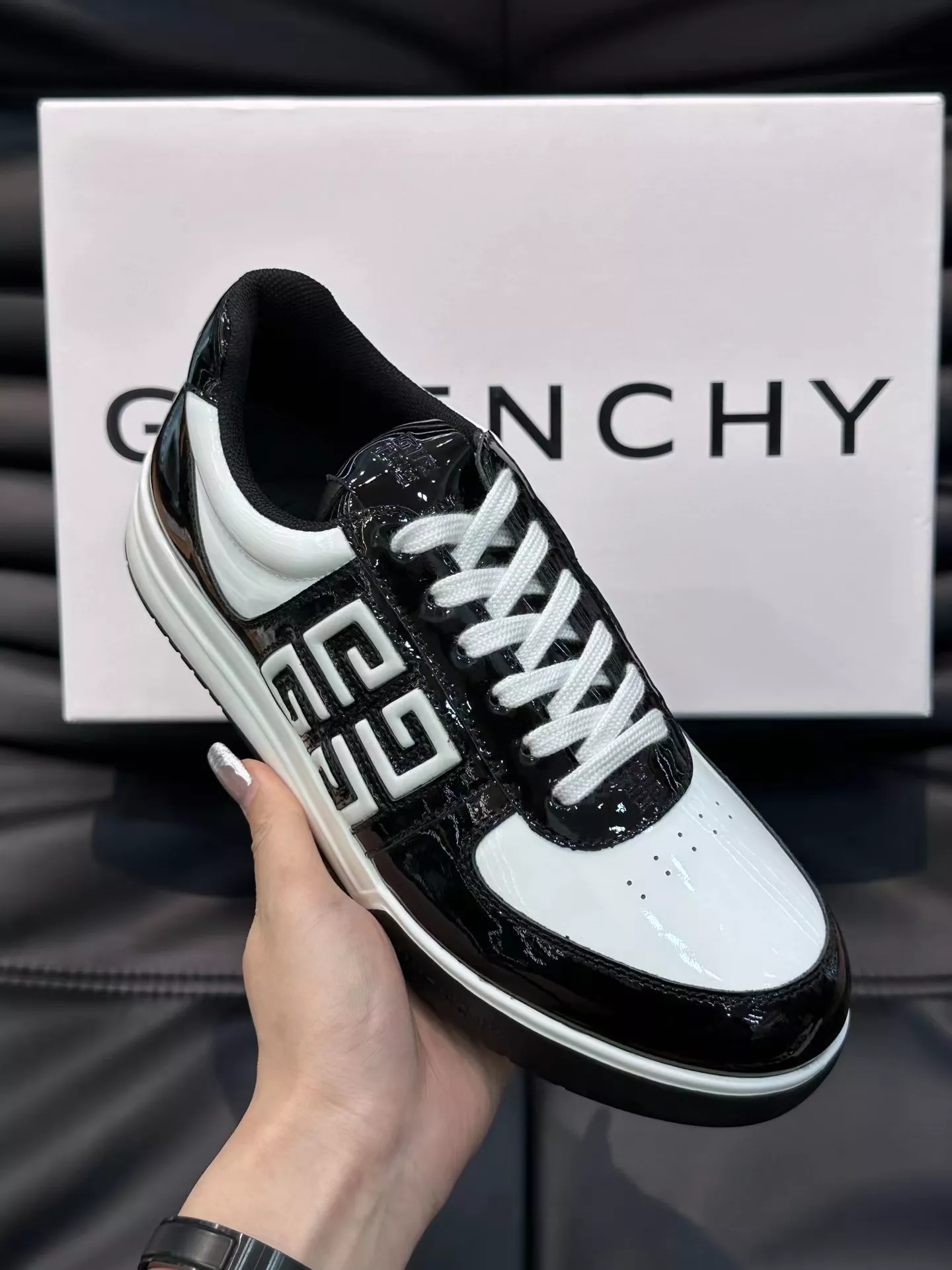 Givenchy Casual Shoes For Men Resilient 7635