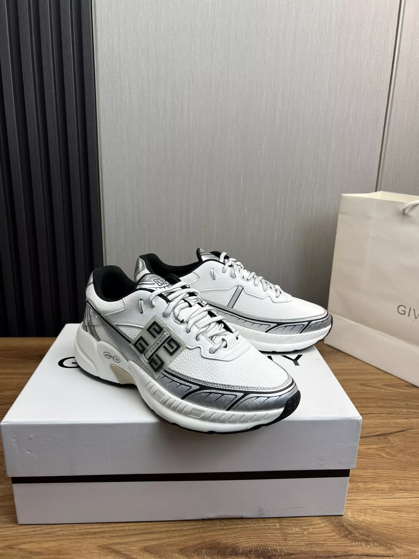 Givenchy Casual Shoes For Men Sleek 473
