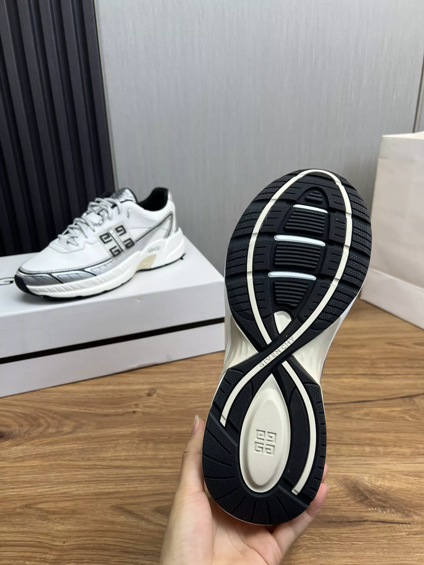 Givenchy Casual Shoes For Men Sleek 473