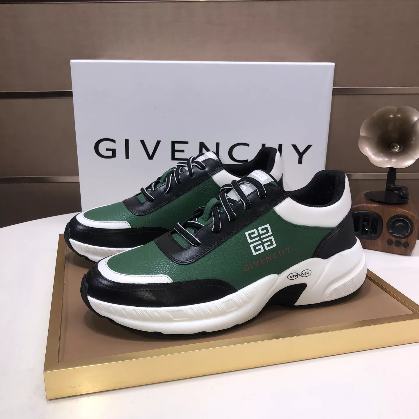 Givenchy Casual Shoes For Men Sleek 5327