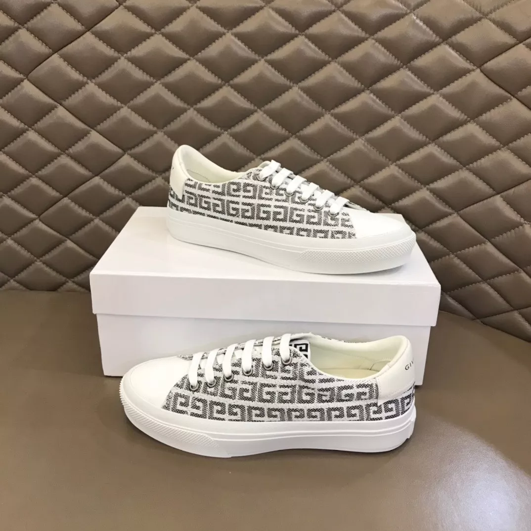 Givenchy Casual Shoes For Men Sophisticated 2125