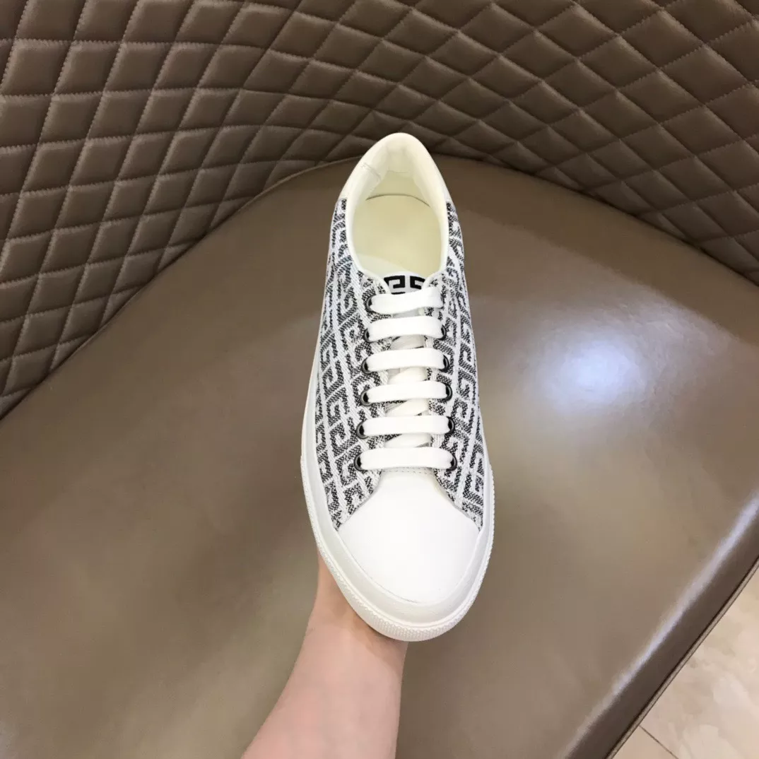 Givenchy Casual Shoes For Men Sophisticated 2125