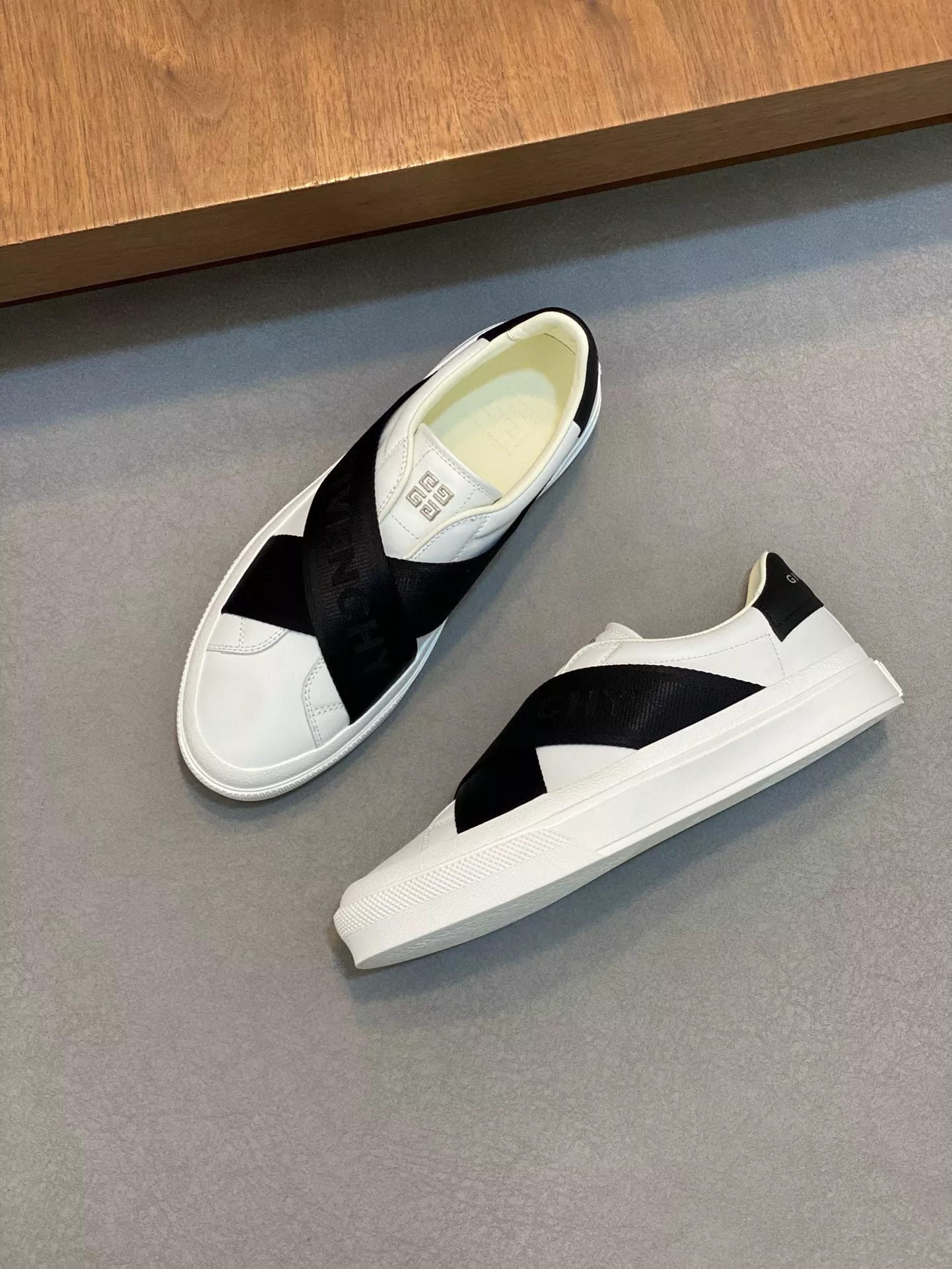 Givenchy Casual Shoes For Men Sophisticated 6996