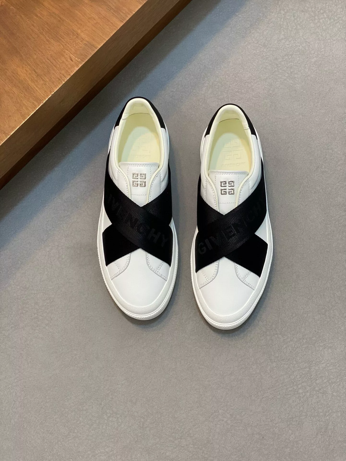 Givenchy Casual Shoes For Men Sophisticated 6996