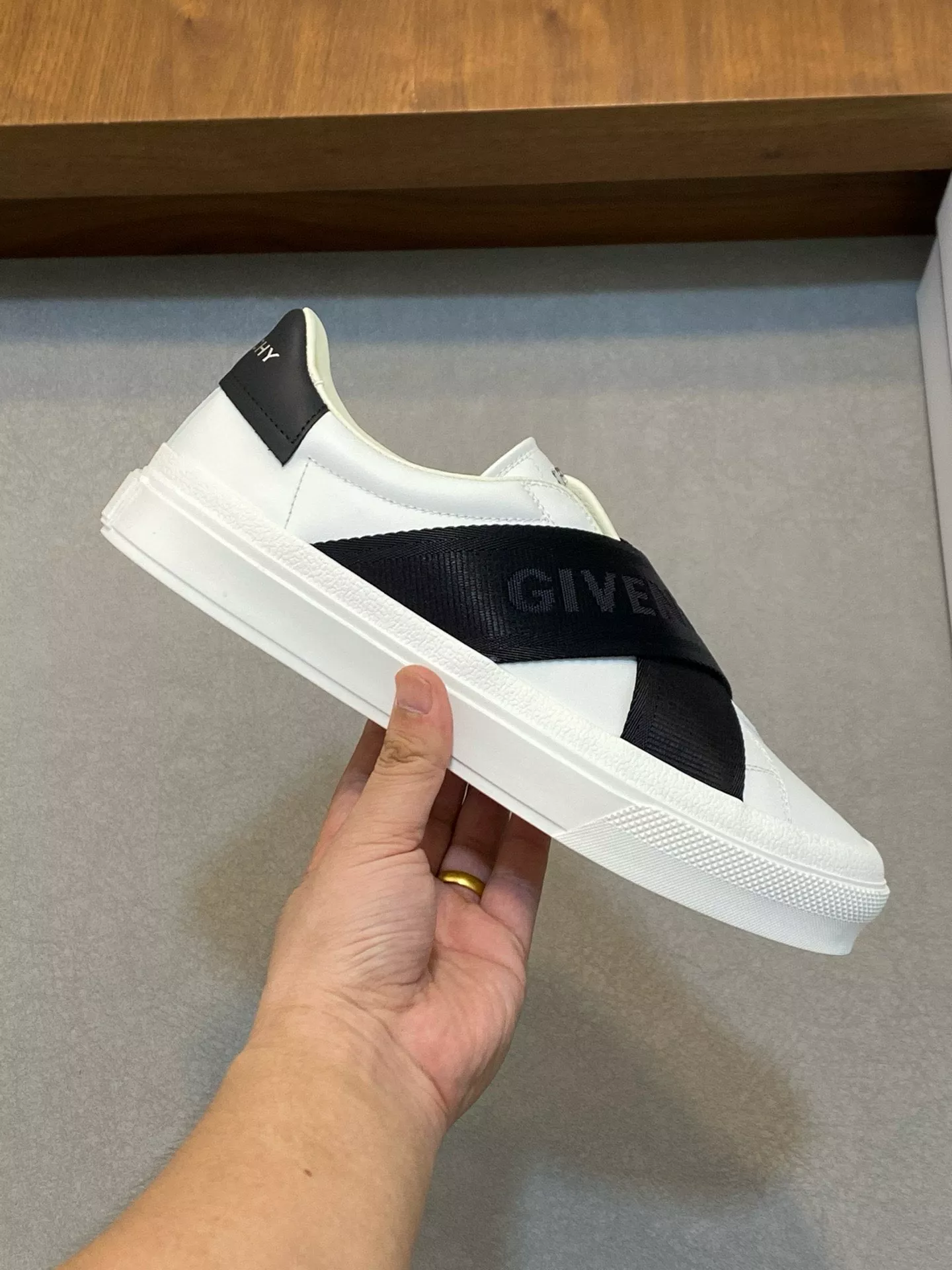 Givenchy Casual Shoes For Men Sophisticated 6996