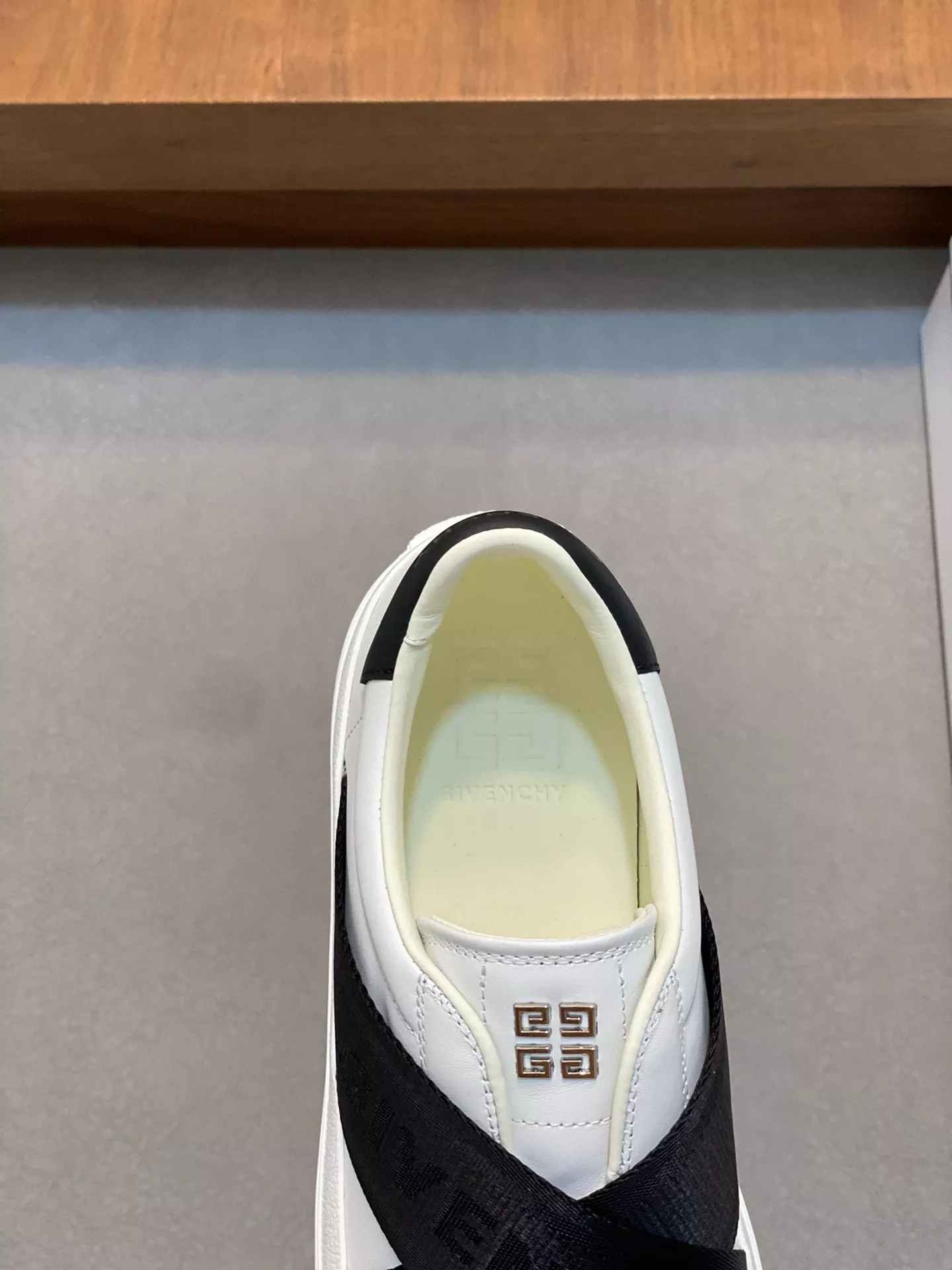 Givenchy Casual Shoes For Men Sophisticated 6996