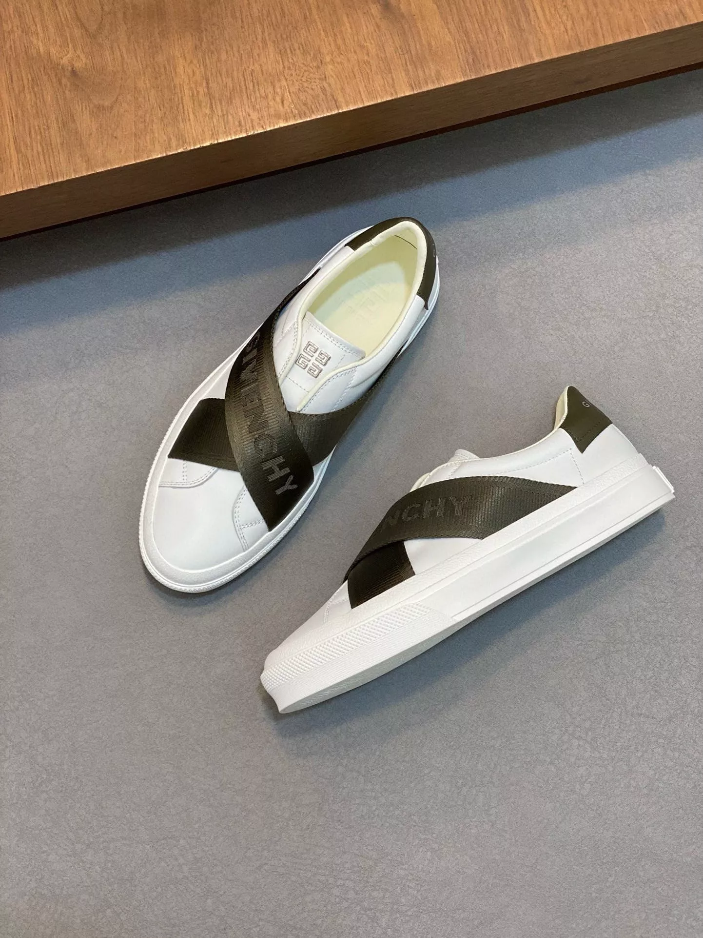 Givenchy Casual Shoes For Men Timeless 7897