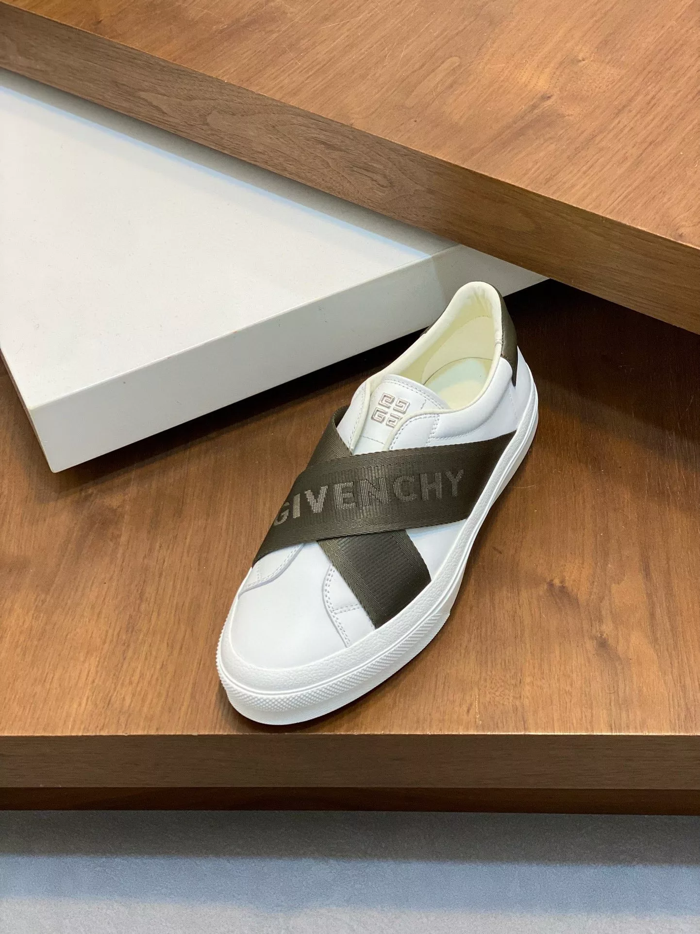 Givenchy Casual Shoes For Men Timeless 7897