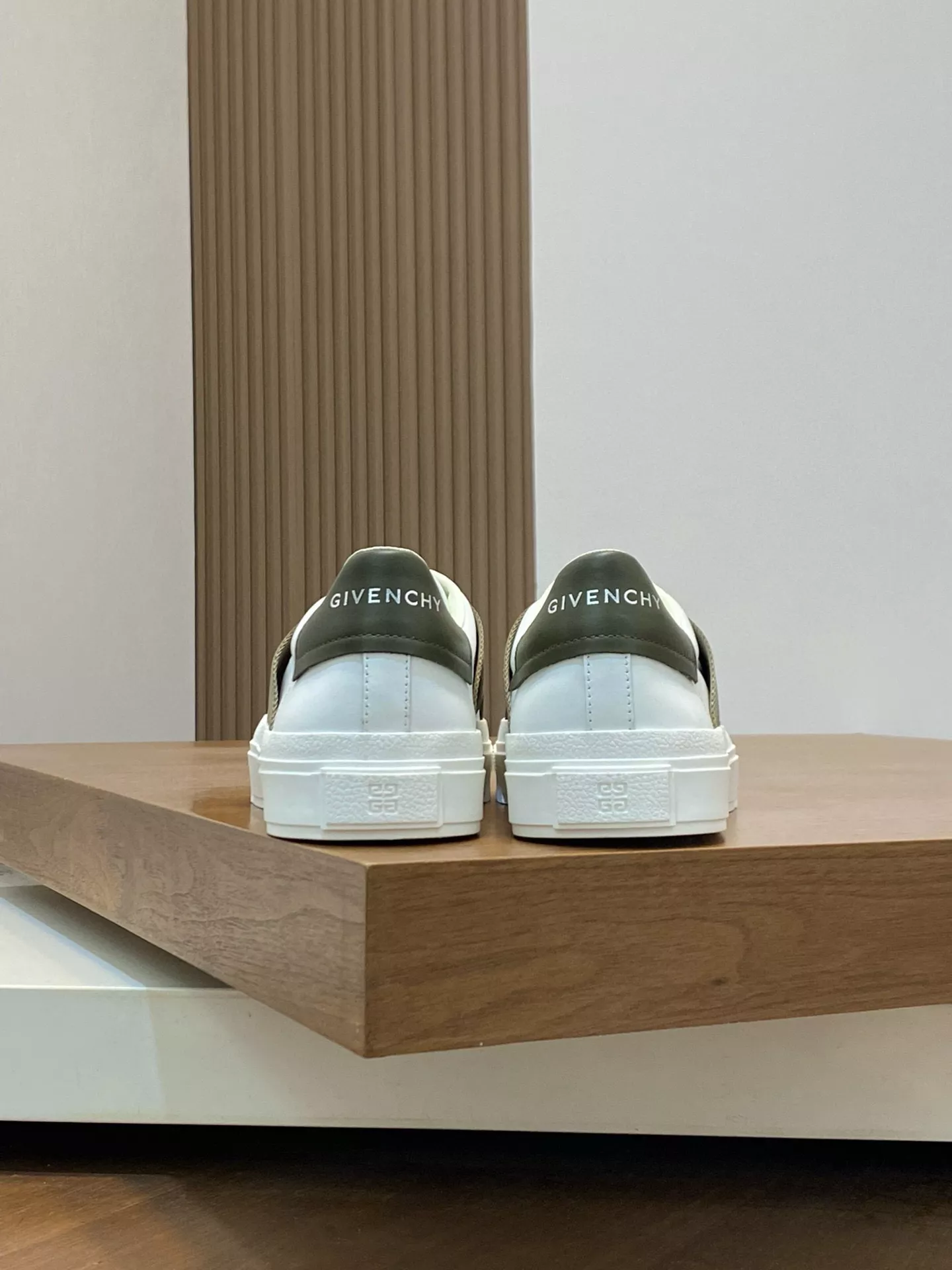Givenchy Casual Shoes For Men Timeless 7897