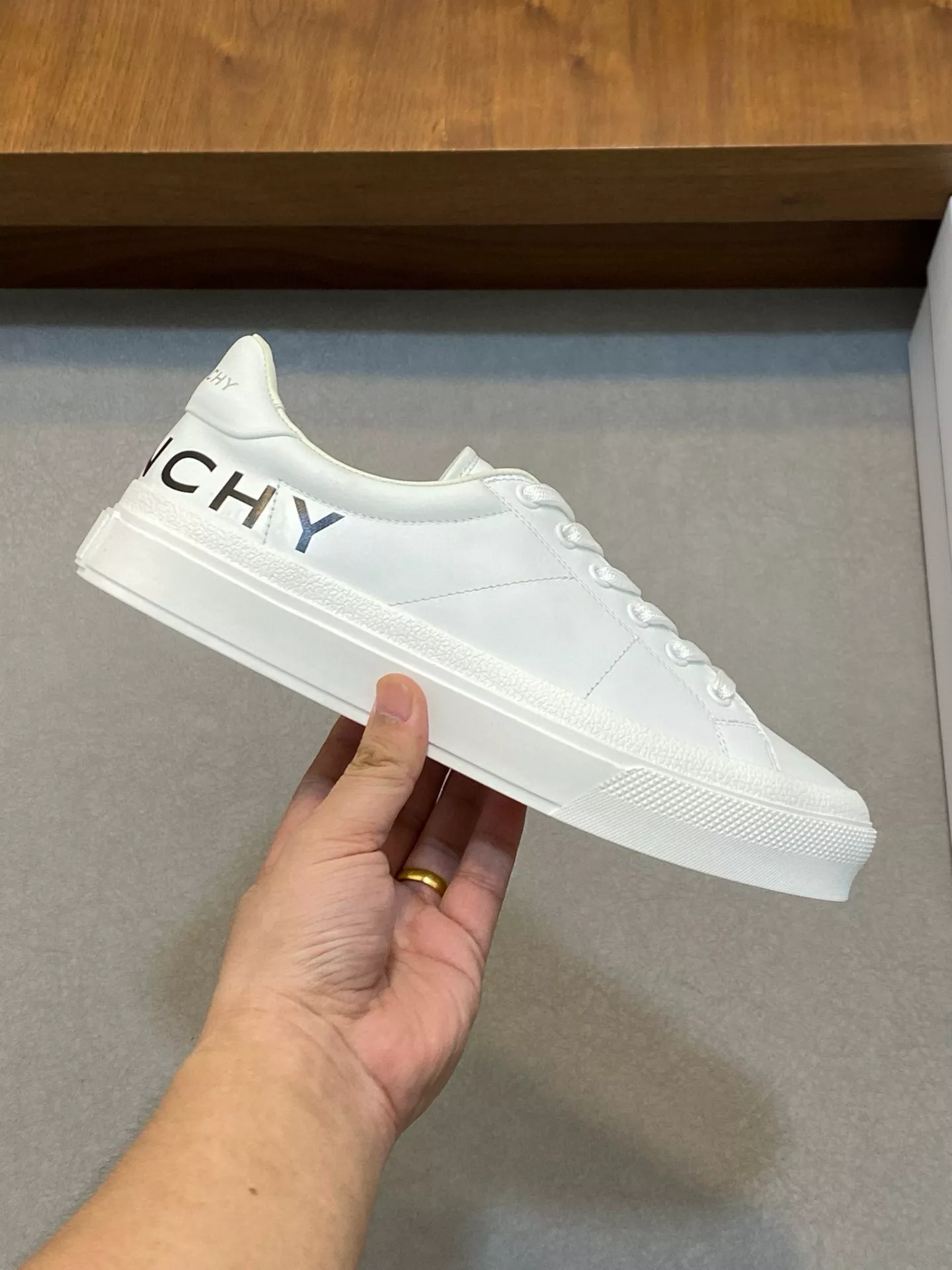 Givenchy Casual Shoes For Men Trendsetting 3301