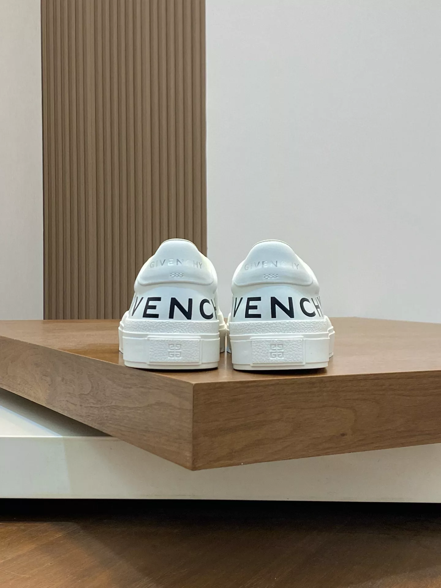 Givenchy Casual Shoes For Men Trendsetting 3301