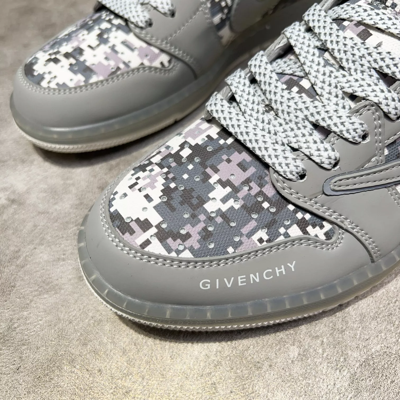 Givenchy Casual Shoes For Men Trendsetting 3397