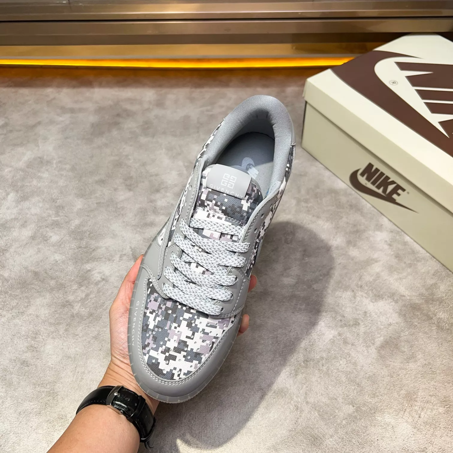 Givenchy Casual Shoes For Men Trendsetting 3397