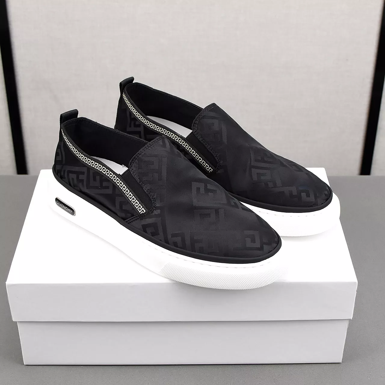 Givenchy Casual Shoes For Men Trendy 3699