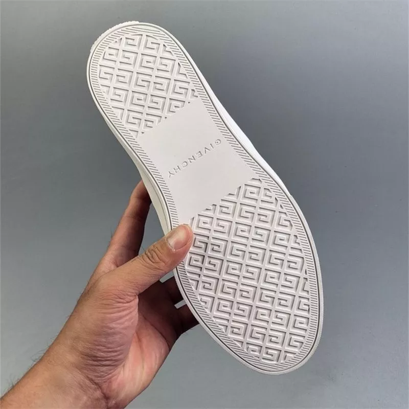 Givenchy Casual Shoes For Men Vibrant 7583